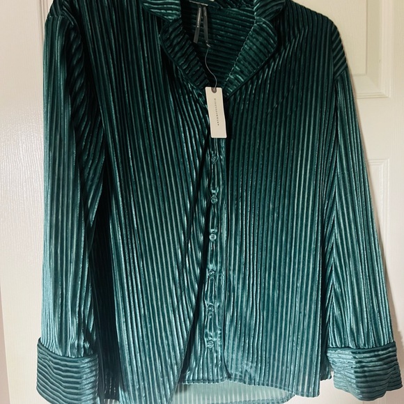 Anthropologie velvet pajamas - Picture 9 of 9